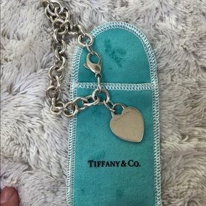Tiffany & Co. classic heart chain bracelet!
